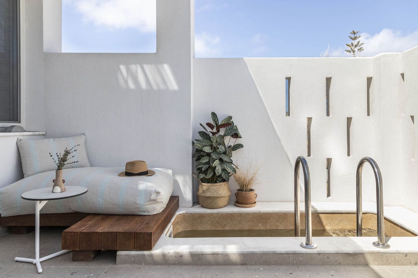 Select Green Hotels ALERO Skyros deluxe suite