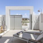 Select Green Hotels ALERÓ Seaside Skyros Resort Deluxe Suite mit Sonnenliege und Planschbecken