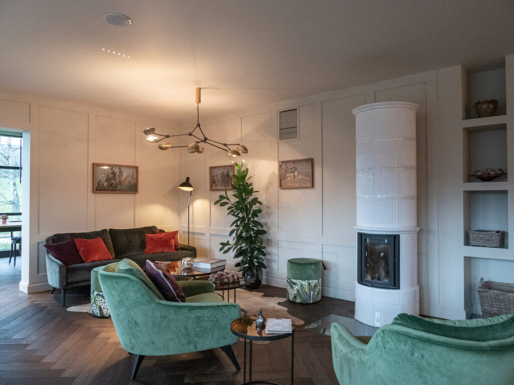 Select Green Hotels Alpenloge im Allgäu living room with fire place