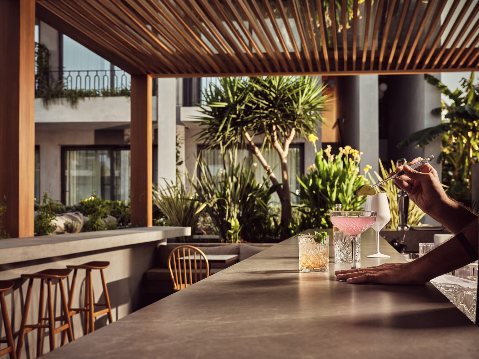 Select Green Hotels Contessina Suites and spa pool bar