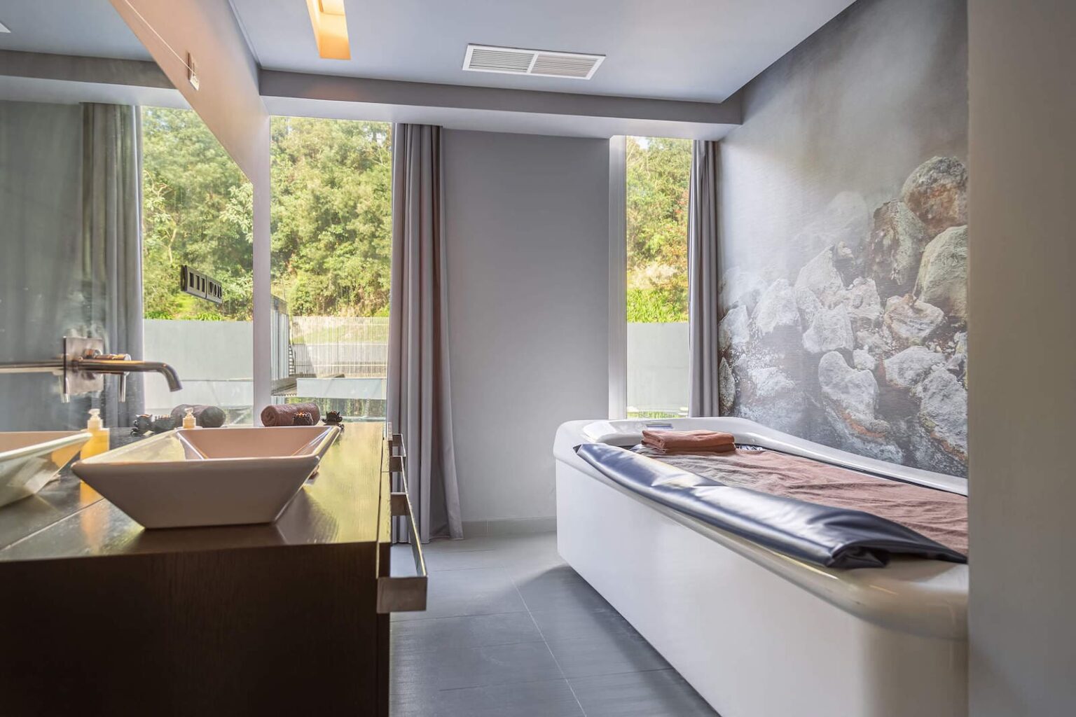 Select Green Hotels Octant Furnas treatment room