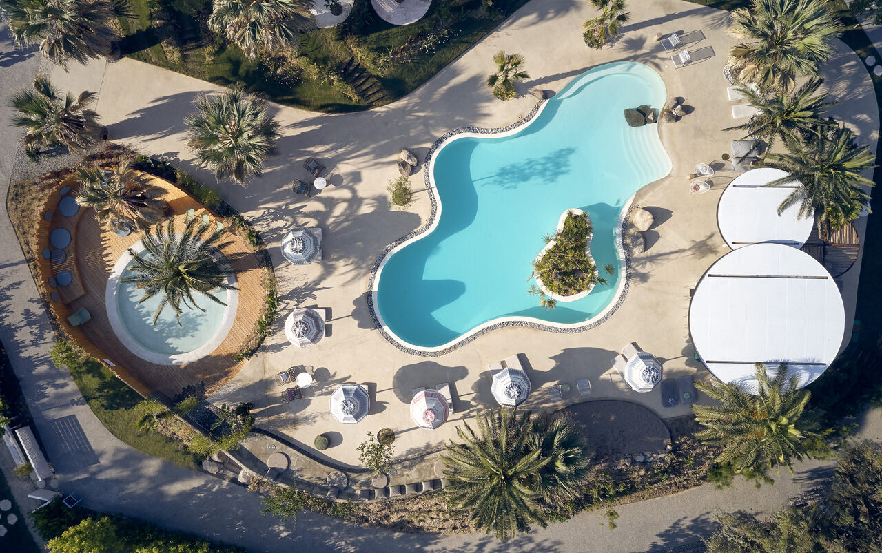 Select Green Hotels ekies all senses pool area