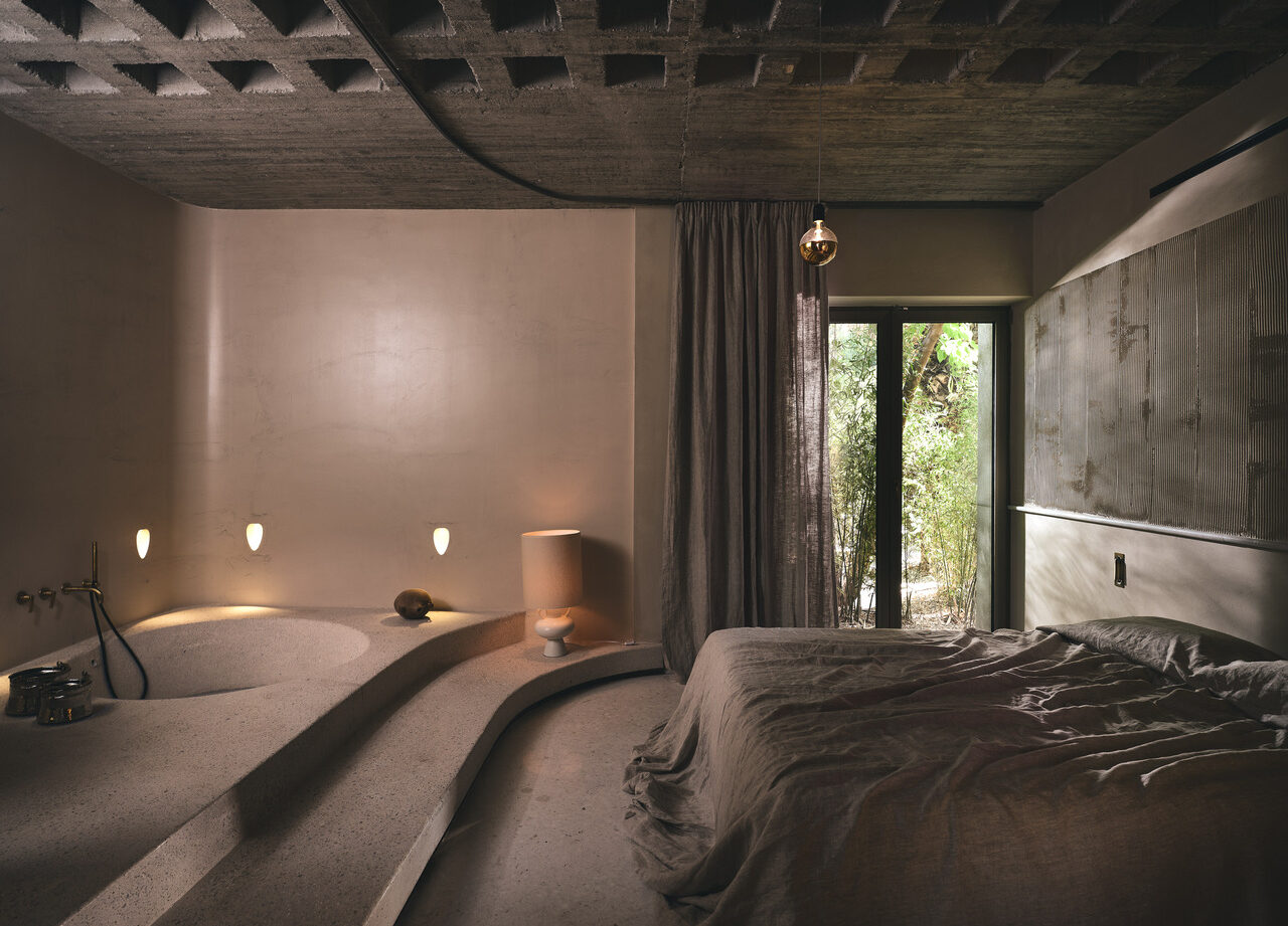 Select Green Hotels ekies all senses bedroom with bathtub