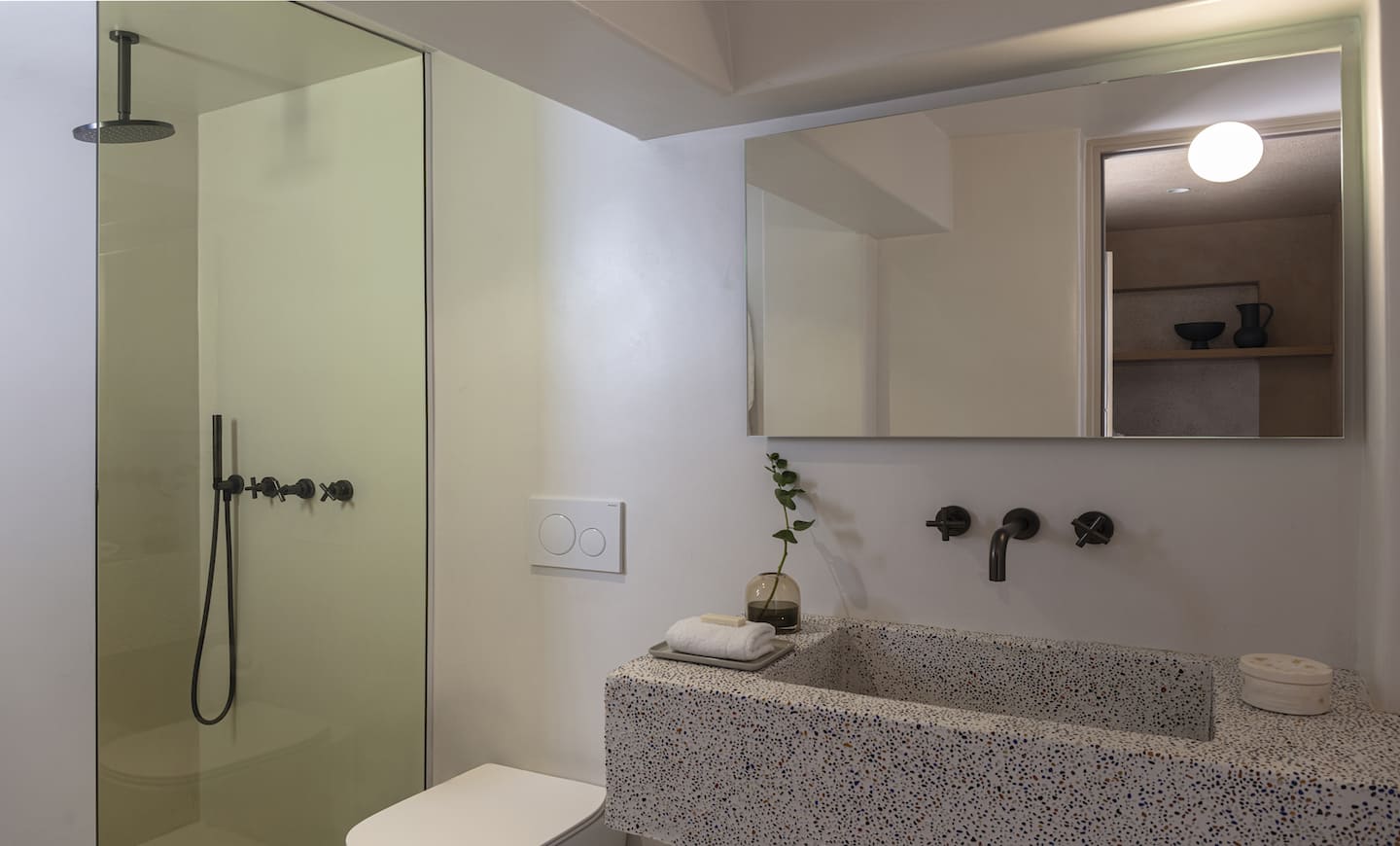 Select Green Hotels Ethos Vegan Suites bathroom