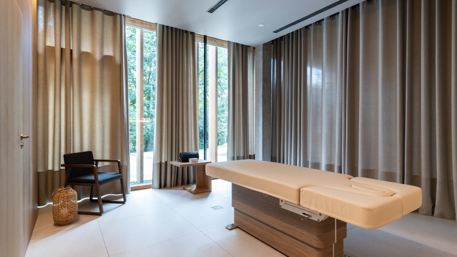 Select Green hotels Arima Hotel & Spa Massage raum