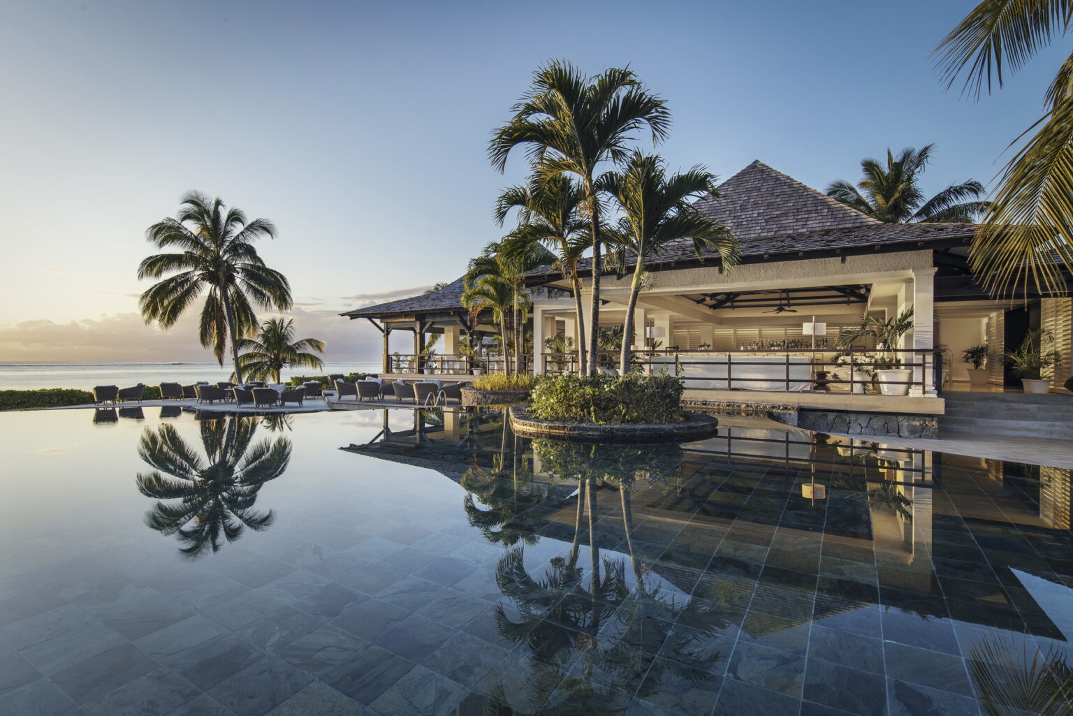 Select Green Hotels LUX Le Morne pool