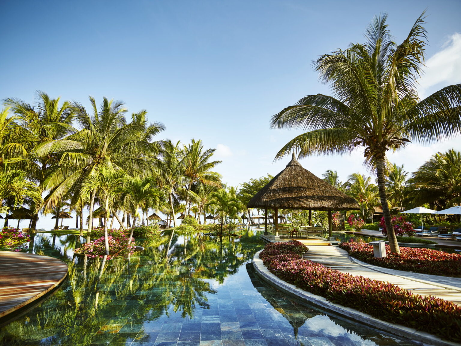 Select Green Hotels LUX Le Morne pool