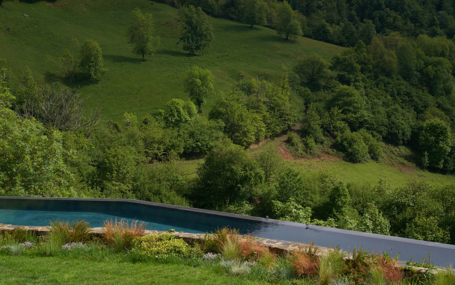 Select Green Hotels Solo Palacio pool and views national park las ubiñas