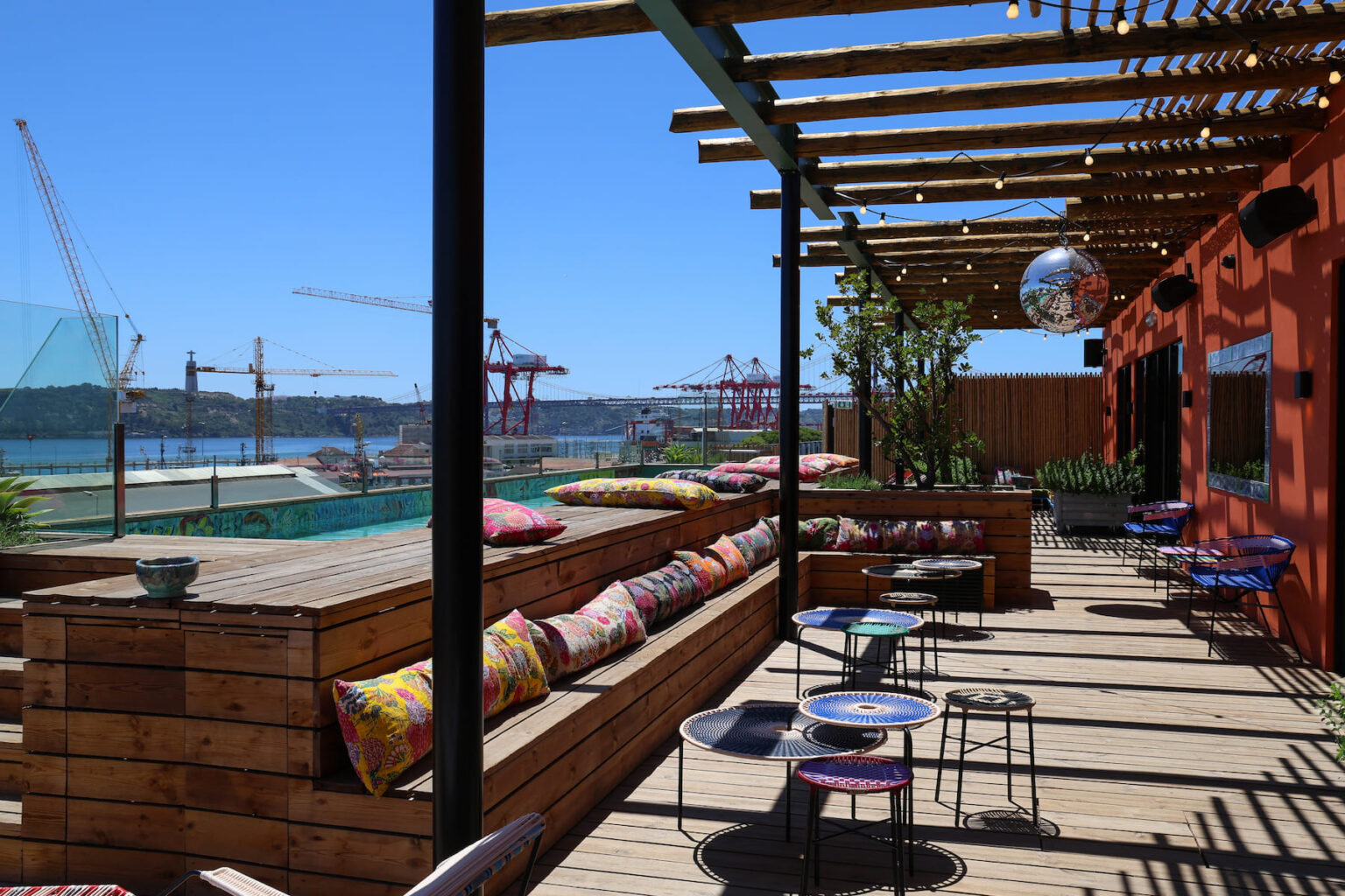 Select Green Hotels JAM Hotel Lisbon Dachterrasse Blick