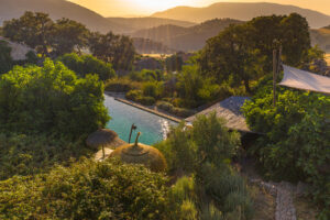 Select Green Hotels La Donaira pool mountain countryside