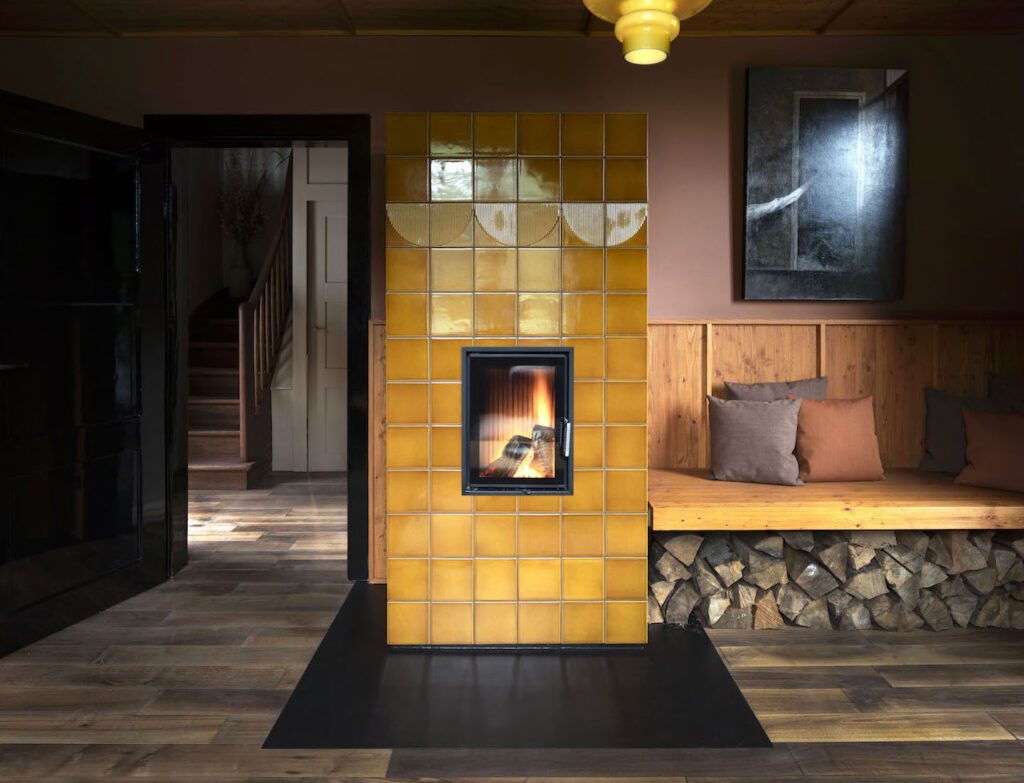 Select Green Hotels Luchs Lindenberg Wohnzimmer mit Kamin