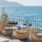 Select Green Hotels Maslina Resort Hvar Loungesessel an der Terrasse mit Meerblick