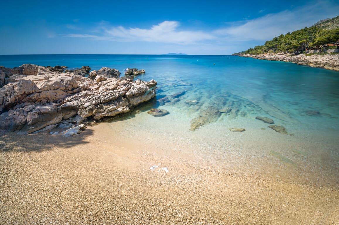 Select Green Hotels Maslina Resort Hvar Strand im Sommer