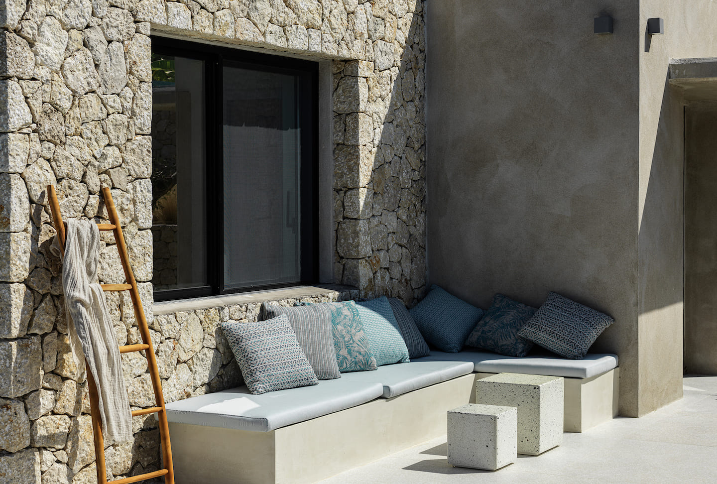 Select Green Hotels Mimi and Coco Villas außen Sitzgarnitur