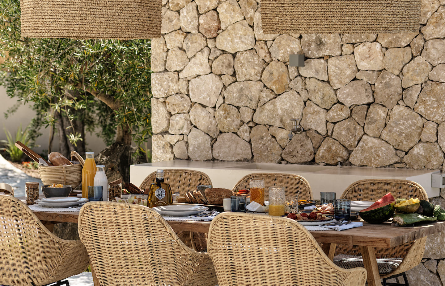 Select Green Hotels Mimi and Coco Villas gedeckter Tisch an der Terrasse