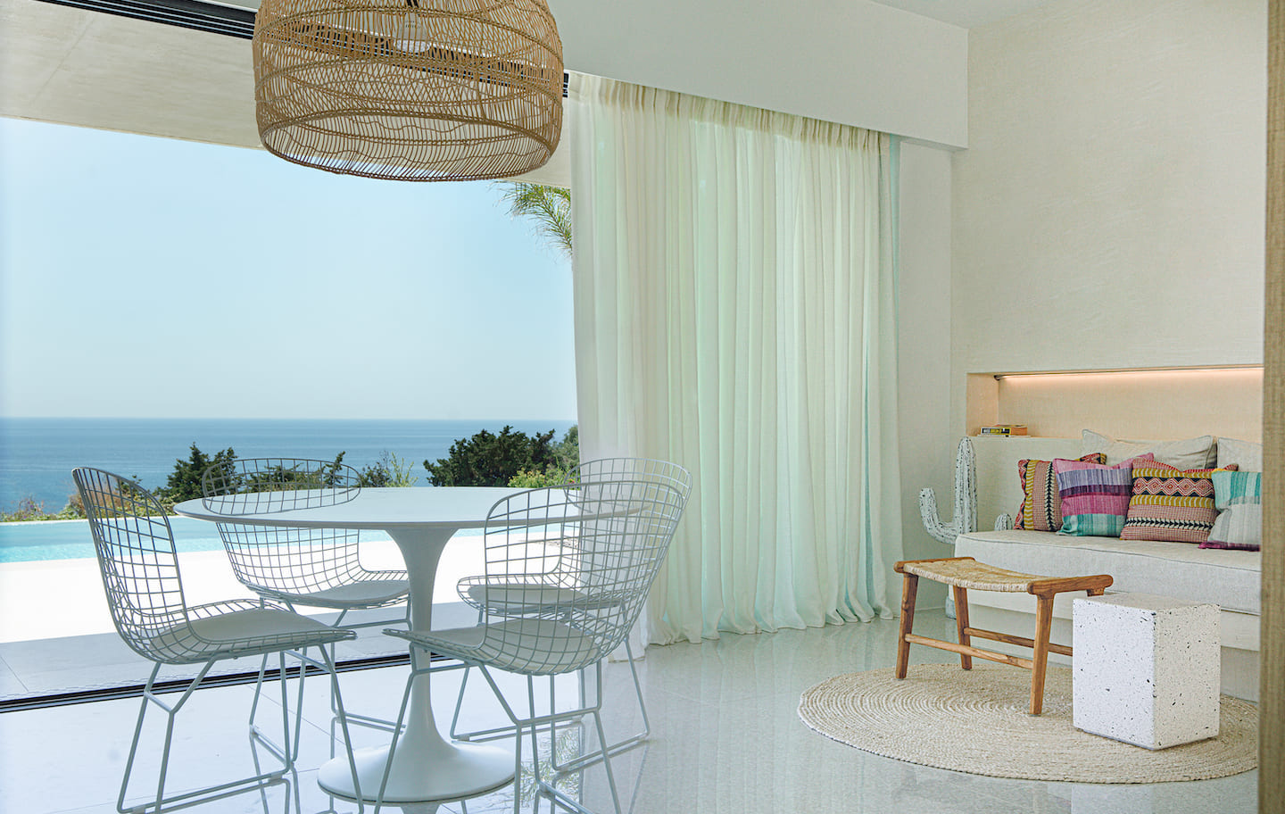 Select Green Hotels Mimi and Coco Villas Tulip Tisch mit Meerblick und privatem pool