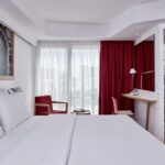 Select Green Hotels Olive Green Heraklion Zimmer mit roten Gardinen
