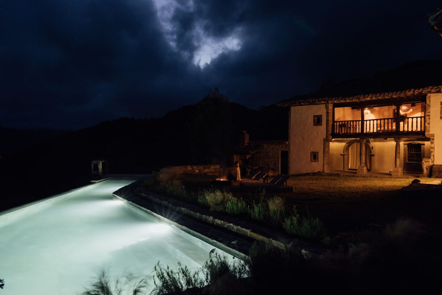 Select Green Hotels Solo Palacio swimming pool at night