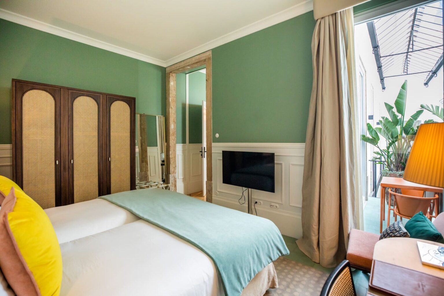 Select Green Hotels Sublime Lisboa pateo room