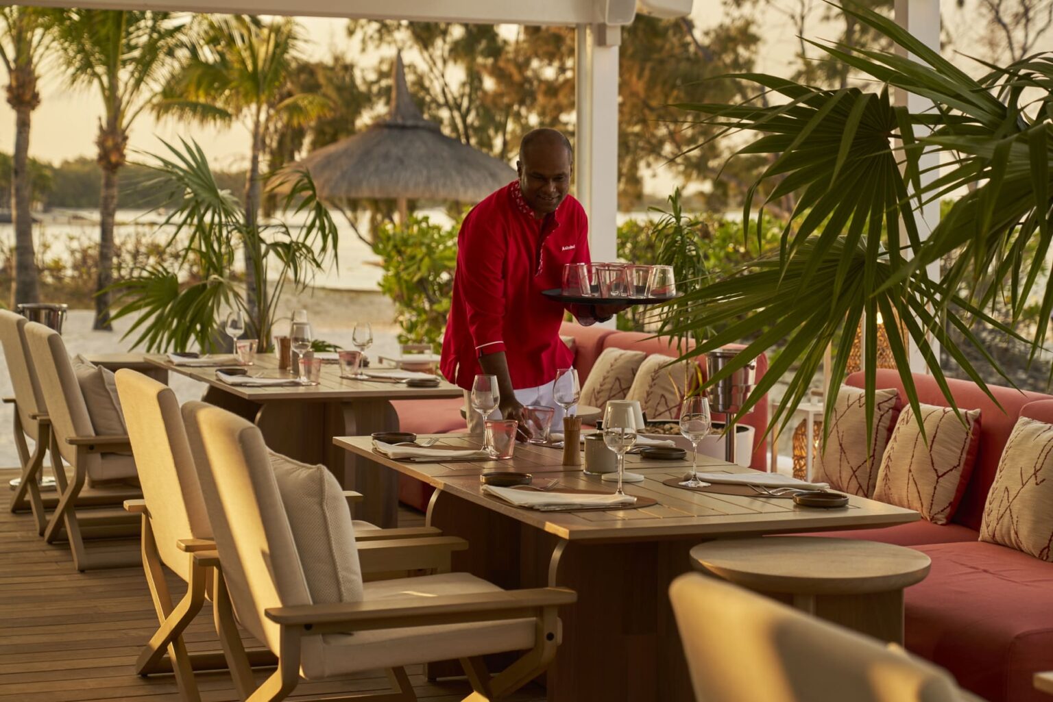 Select Green Hotels LUX* Belle Mare Dining