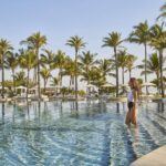 Select Green Hotels LUX* Belle Mare Pool und Palmen