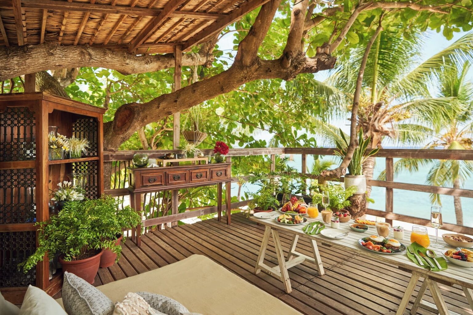 Select Green Hotels LUX Le Morne Frühstück im Treehouse