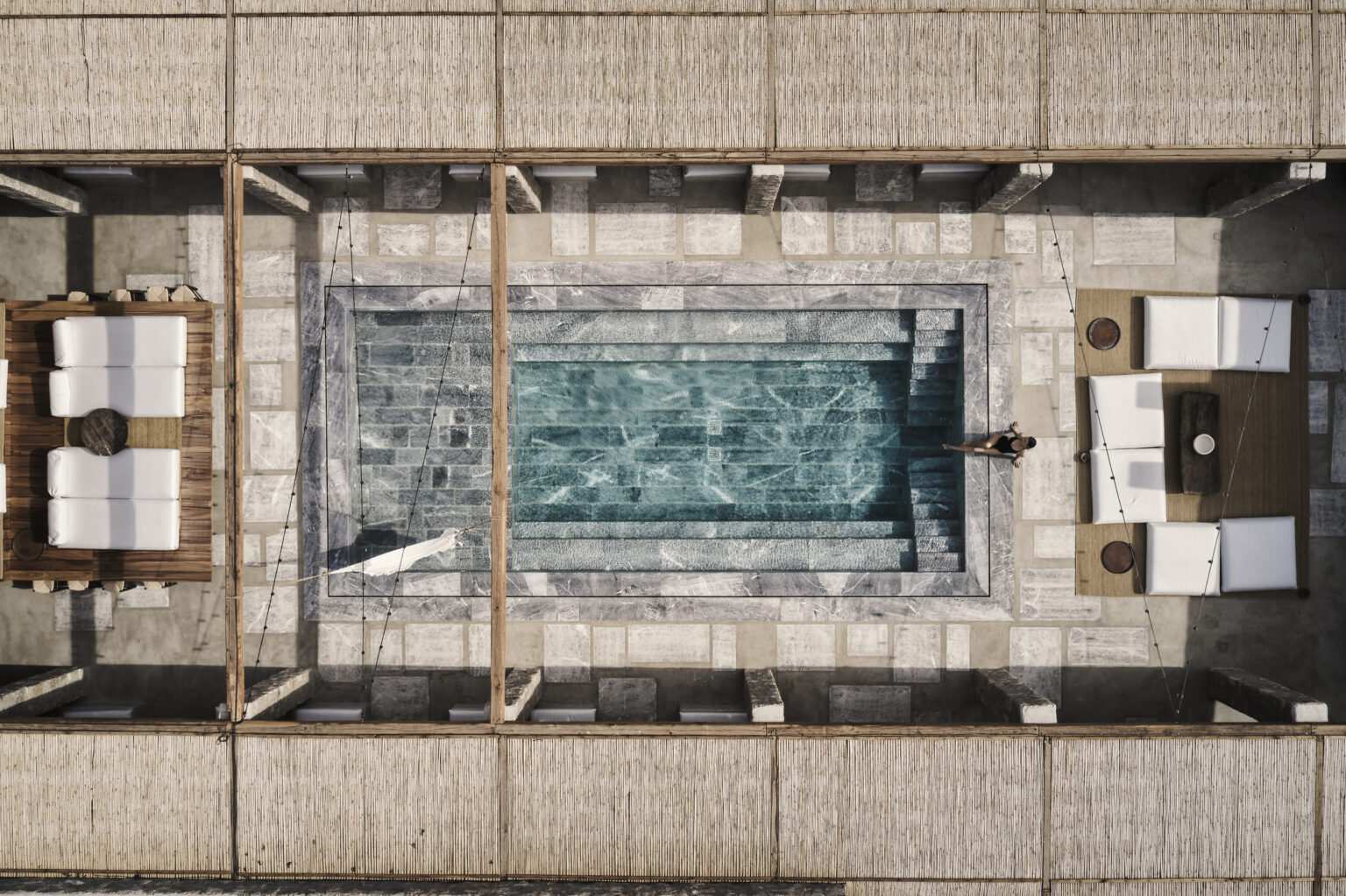 Select Green Hotels Nomad Mykonos Pool aus der Vogelperspektive