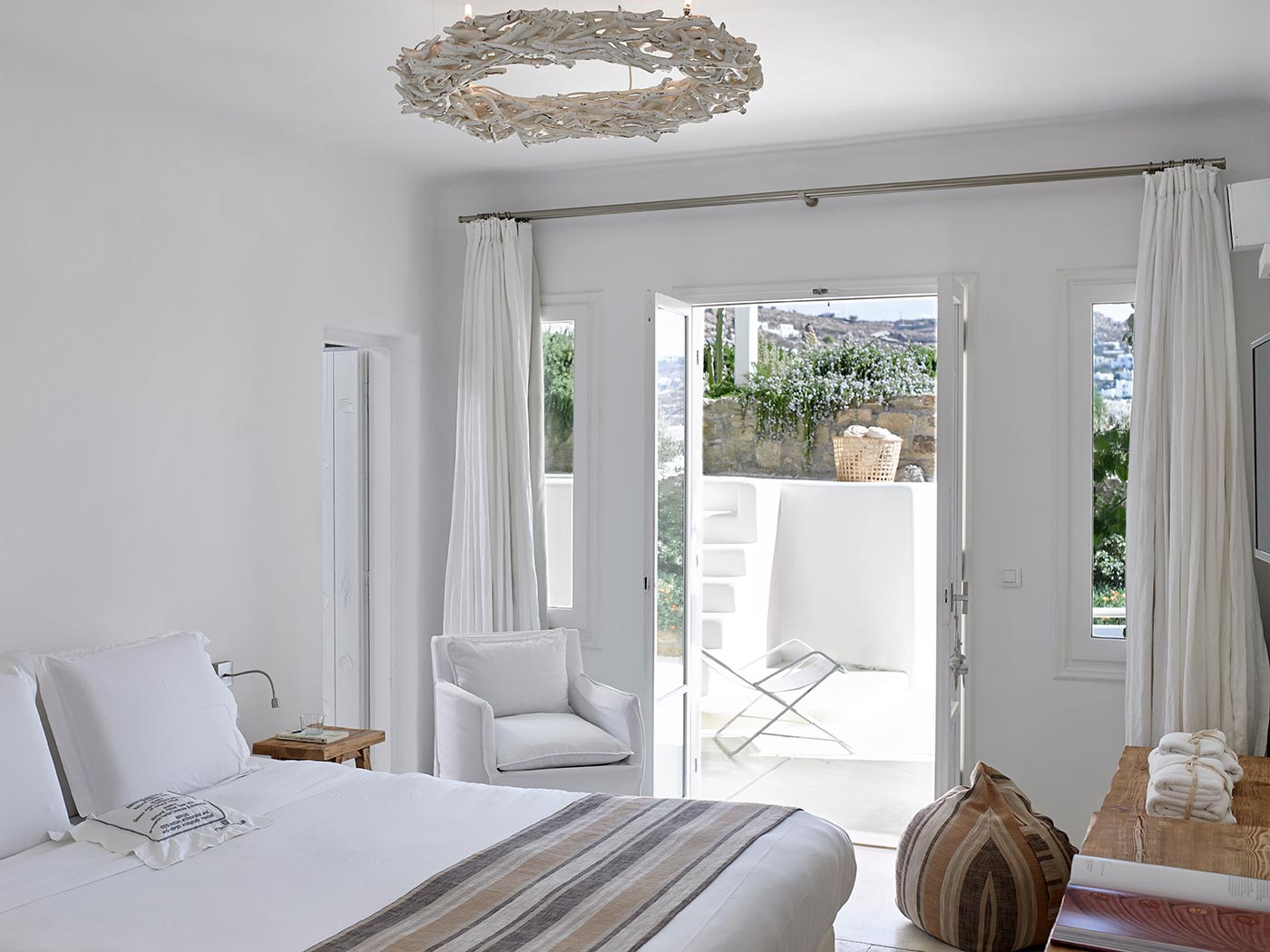 Select Green Hotels Rocabella Mykonos Premium Sea View Suite mit Outdoor Jacuzzi