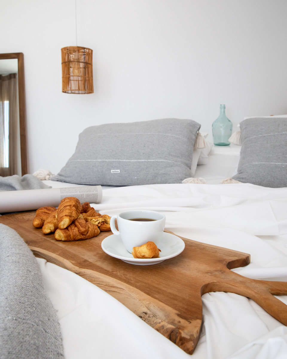 Select Green Hotels Rocabella Mykonos Frühstück und Croissants im Bett