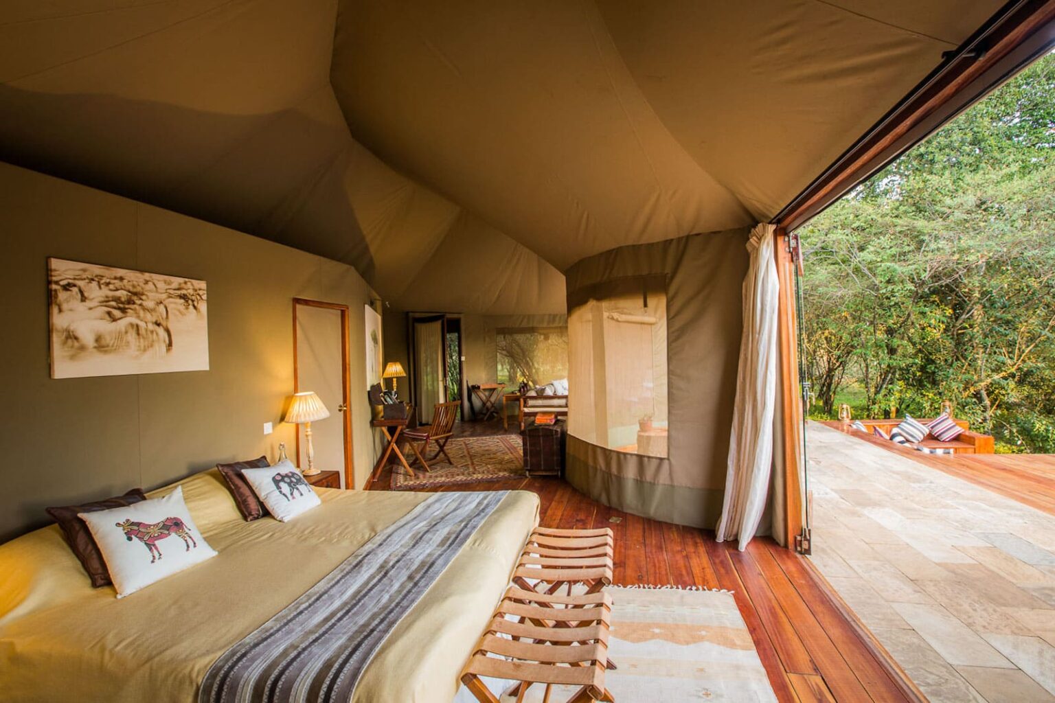 Select Green Hotels Sala's Camp - Masai Mara tent bed