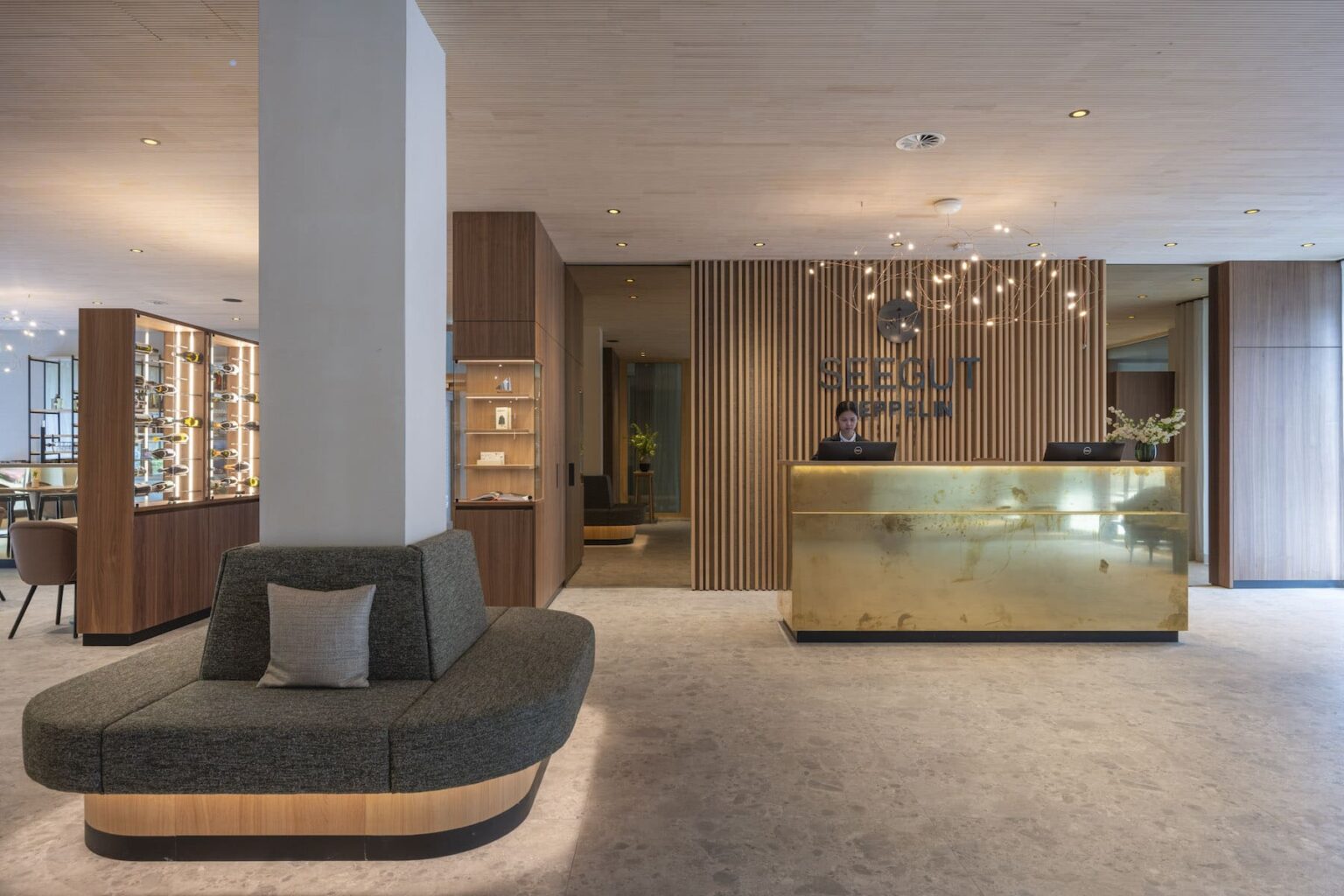 Select Green Hotels Seegut Zeppelin reception desk front desk