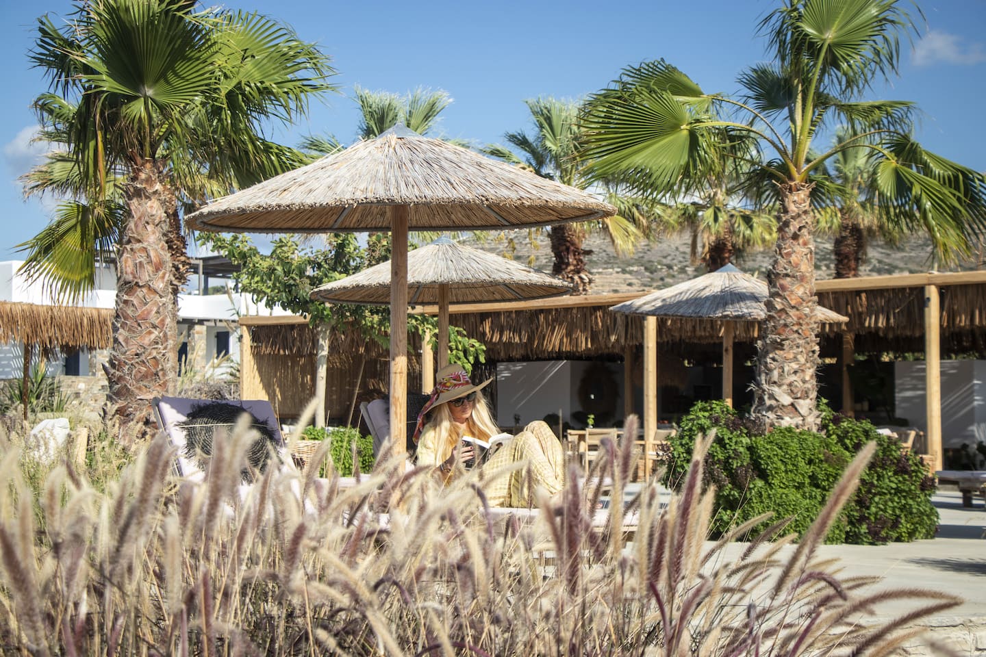 Select Green Hotels SeeSoo Paros Sonnenbaden in der Poolarea