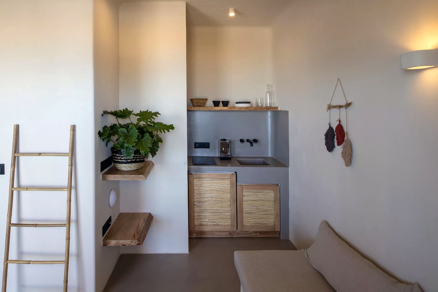 Select Green Hotels SeeSoo Paros Zimmer Waschbecken mit Kaffeemaschine