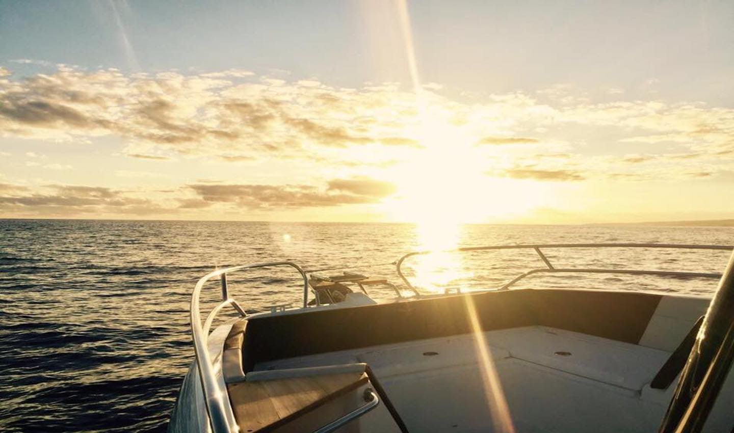 Select Green Hotels WHITE Exclusive Suites & Villas boat