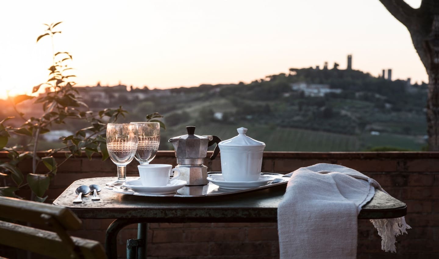 Vegan Agrivilla i pini Toskana Kafee mit Ausblick