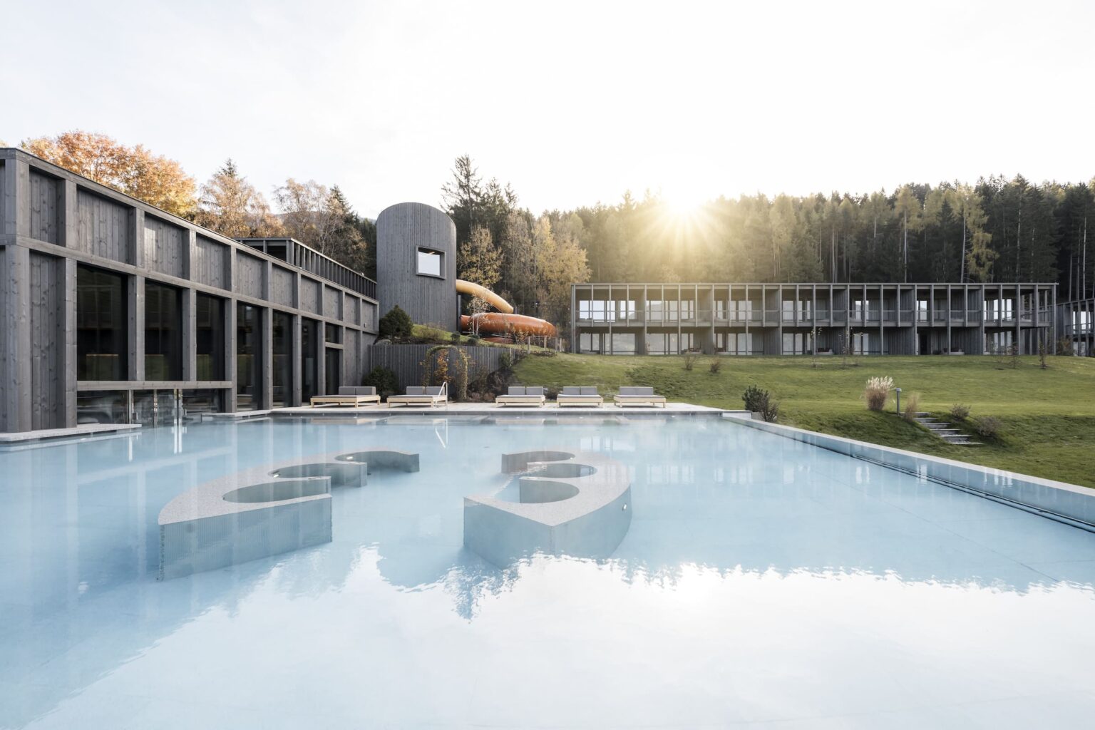 Select Green Hotels AKI family Resort PLOSE Pool und Garten