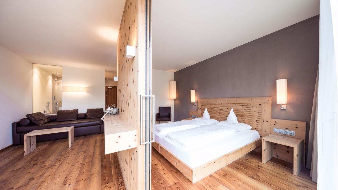 Select Green Hotels Naturhotel Pfösl Südtirol Dolomiten Zirbensuite