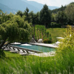 Select Green Hotels Seehof Nature Retreat Adults-Only Wellness Hotel außenpool im grünen