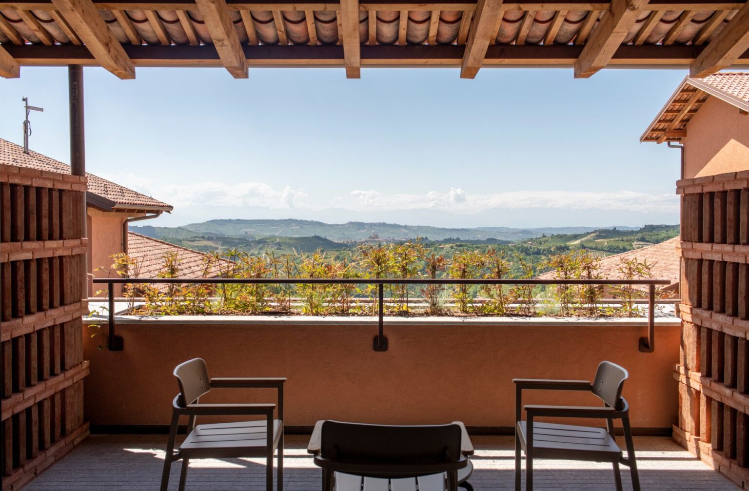 Select Green Hotels Casa di Langa Deluxe room terrace