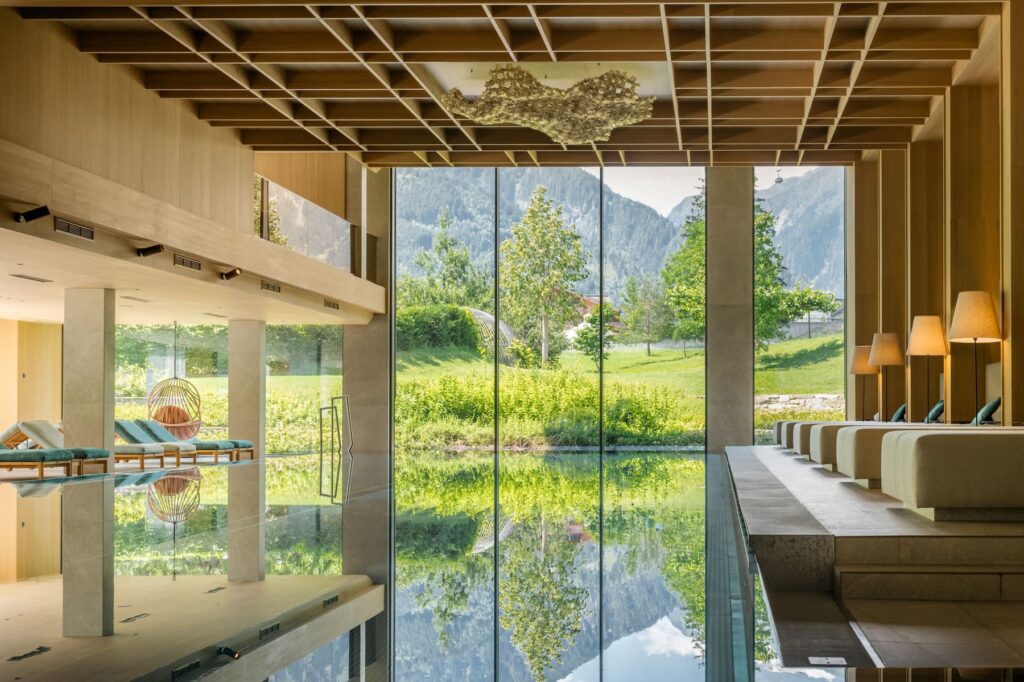 Neuhaus Zillertal Resort 25 m pool indoor